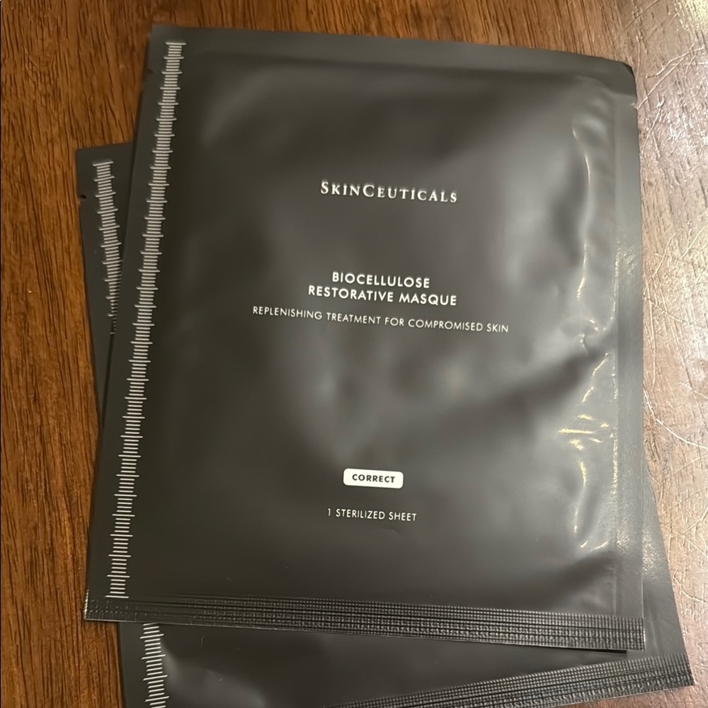 SkinCeuticals Black Biocellulose Restorative Masque